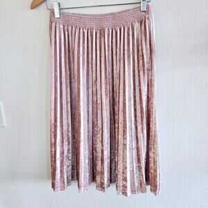 Pink velvet pleated midi skirt with elastic waist